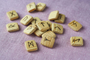 гадаене с руни