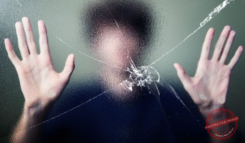 Съдба или самовнушение: съществува ли родово проклятие (и как да ги преодолеем)