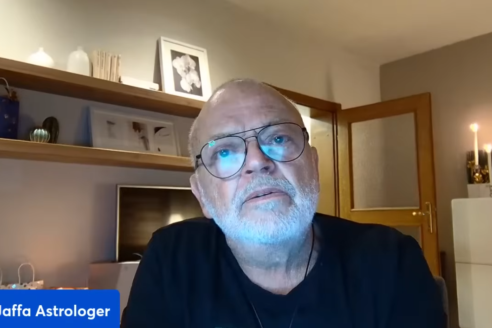 Астрологичната прогноза на Павел Карелин за 2026: Сатурн в Овен предвещава война, глад и съдебен преврат